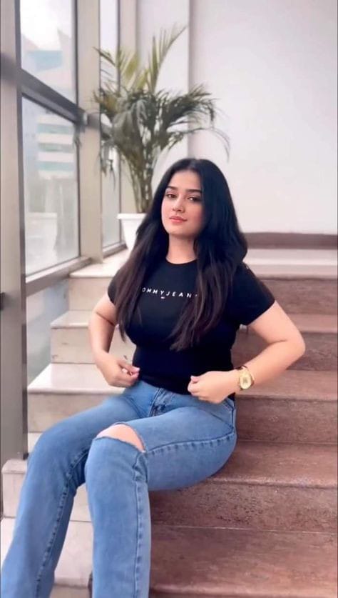 24/7 Escort Service Karachi