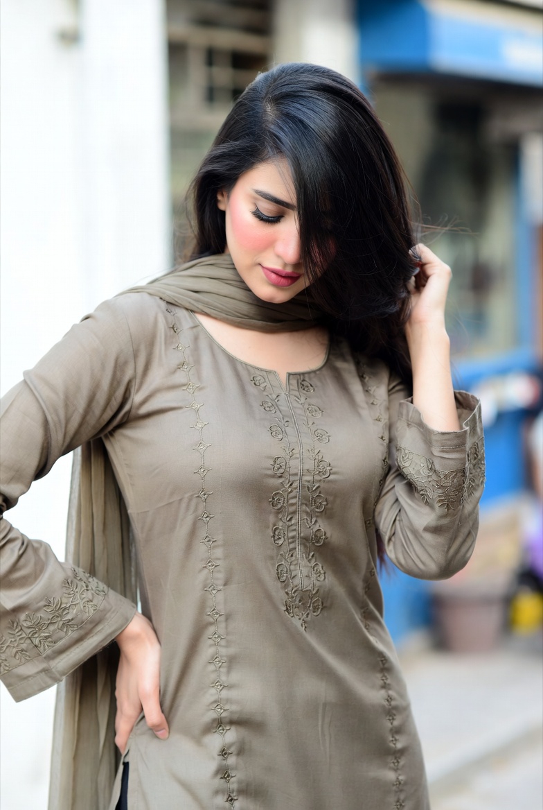 Clifton Escort 1 - Premium VIP Female Companion Karachi